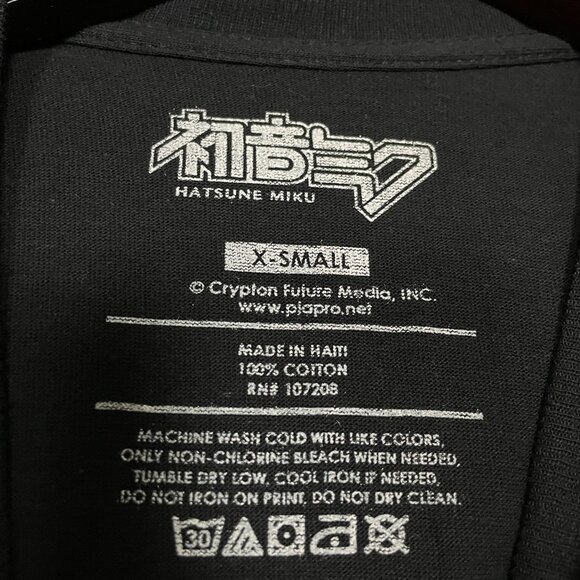 Hatsune Miku, Anime Graphic T-shirt size XS - Picture 2 of 5